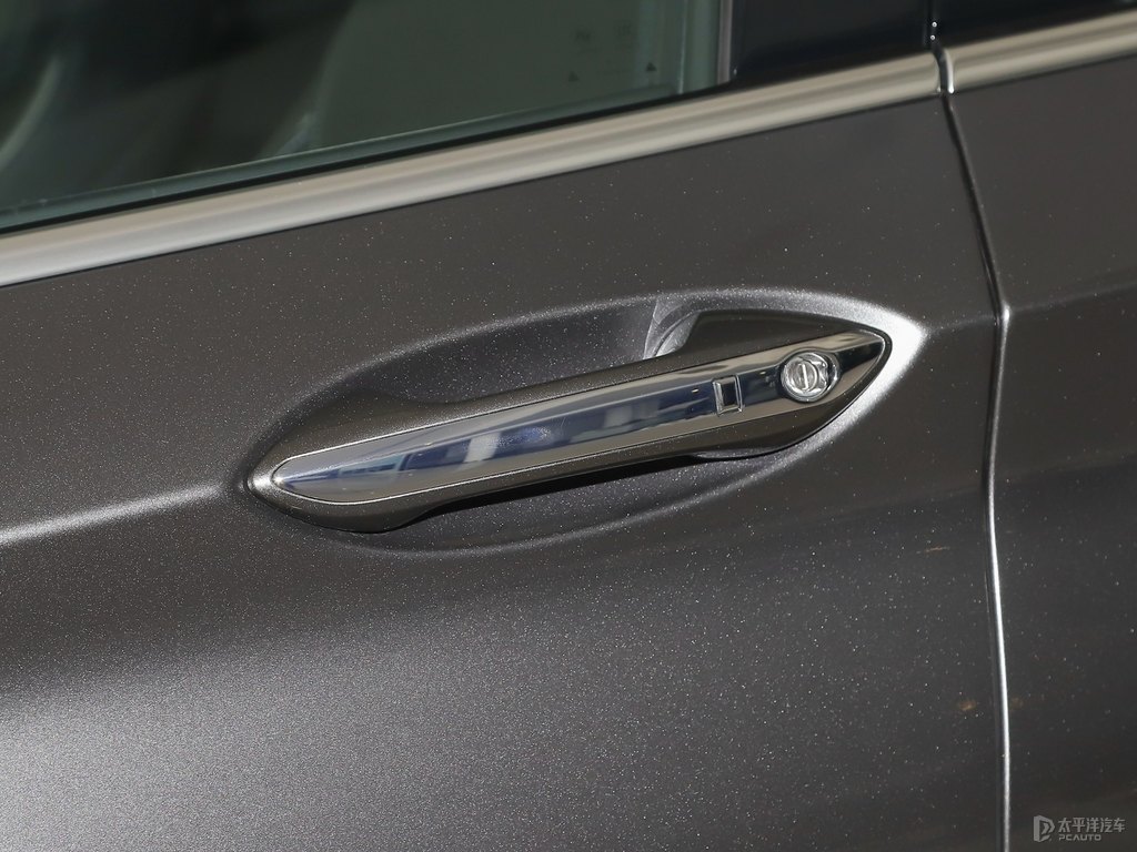 水亮銀英菲尼迪QX50車身外觀圖片