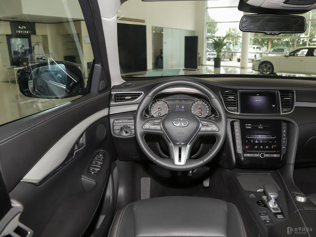 水亮銀英菲尼迪QX50中控內(nèi)飾圖片