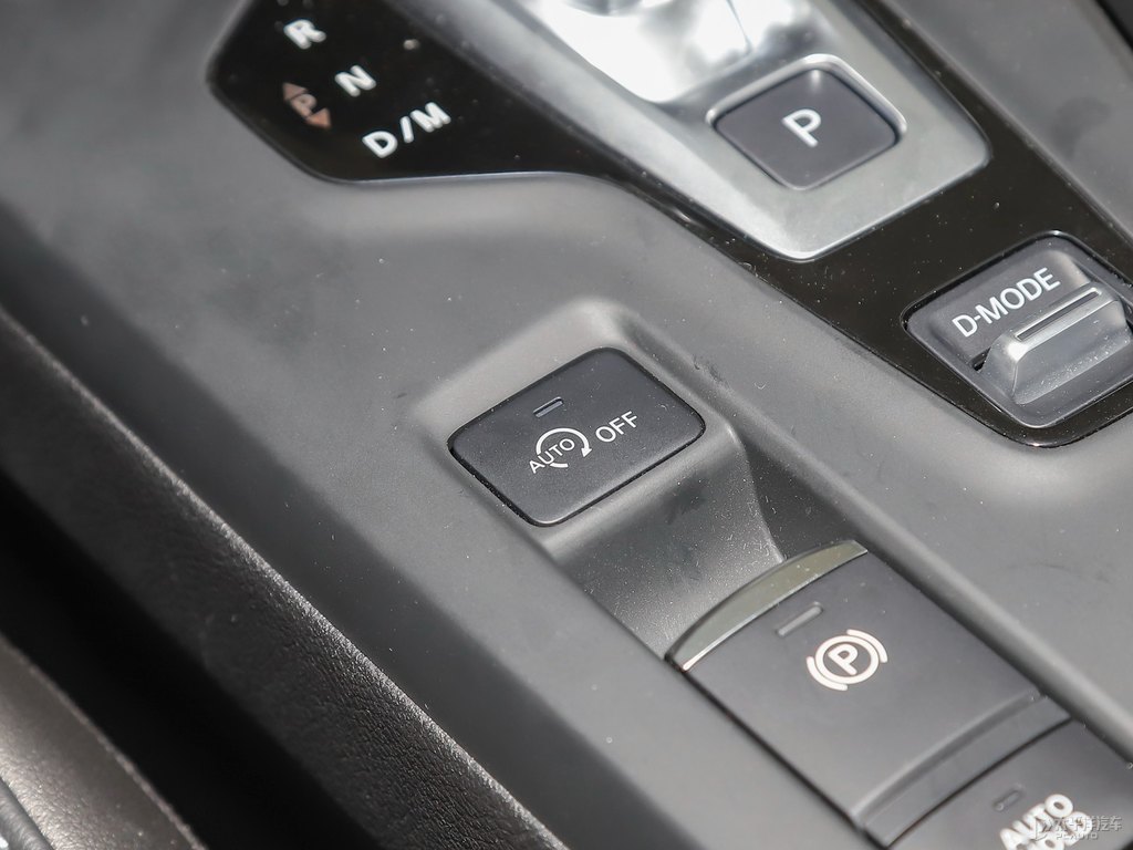 水亮銀英菲尼迪QX50中控內(nèi)飾圖片
