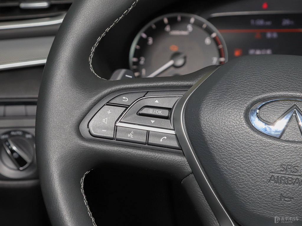 水亮銀英菲尼迪QX50中控內(nèi)飾圖片