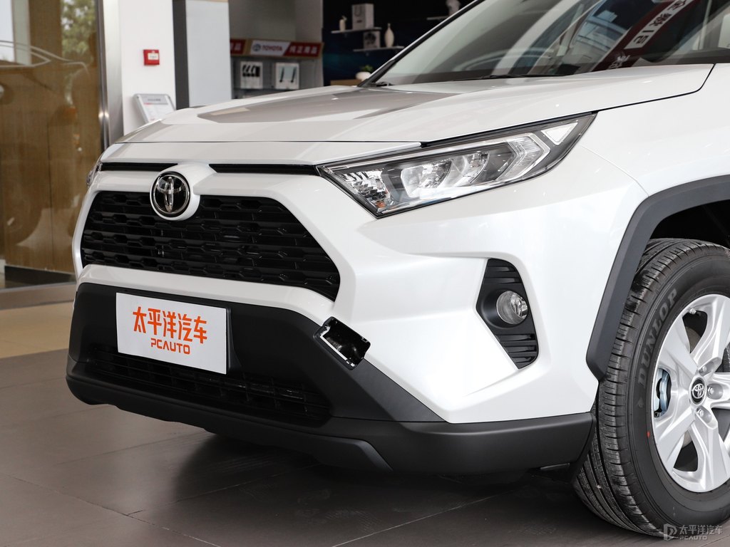 珍珠白RAV4榮放車頭外觀圖片