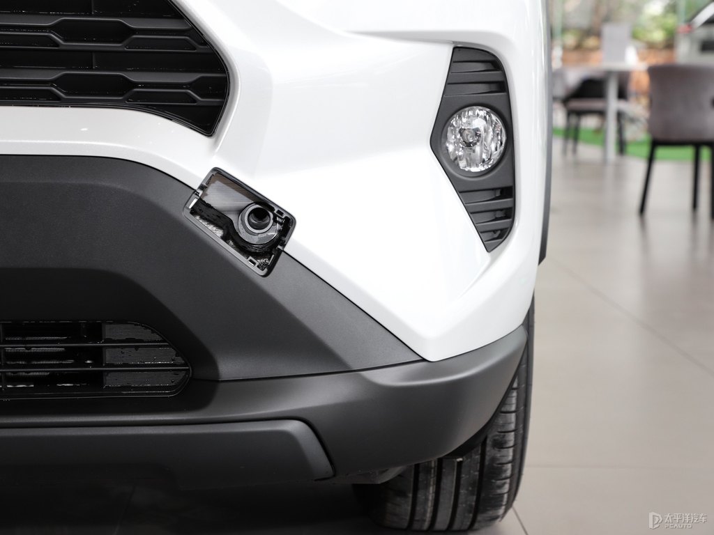 珍珠白R(shí)AV4榮放車頭外觀圖片