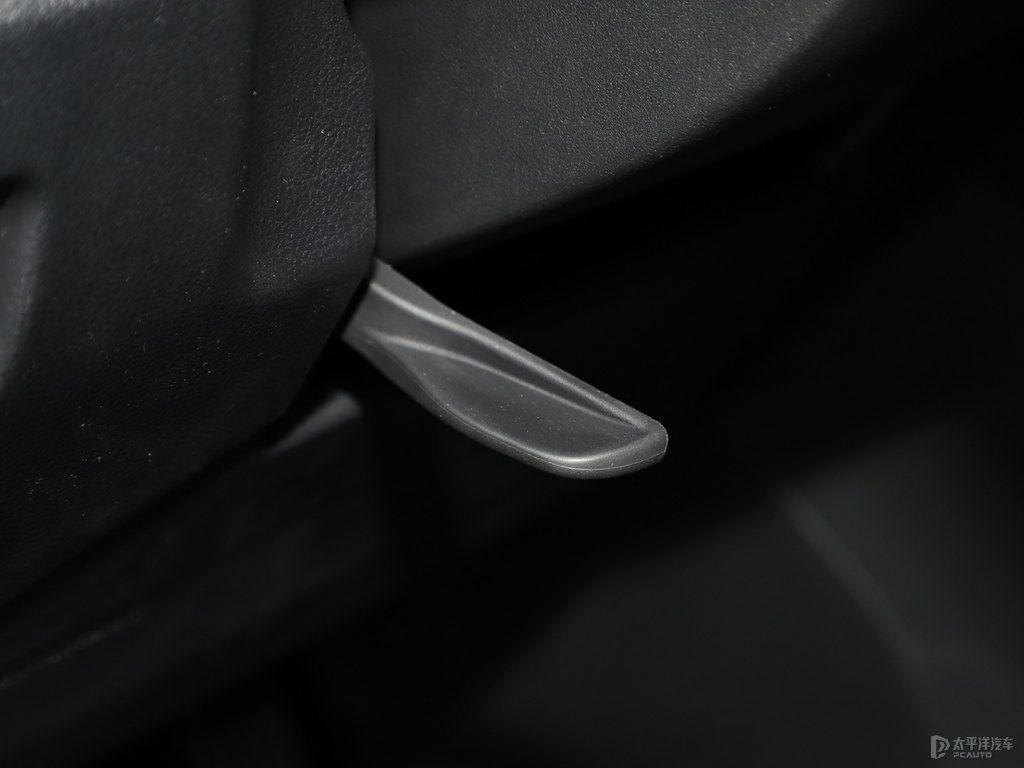 珍珠白RAV4榮放中控內飾圖片