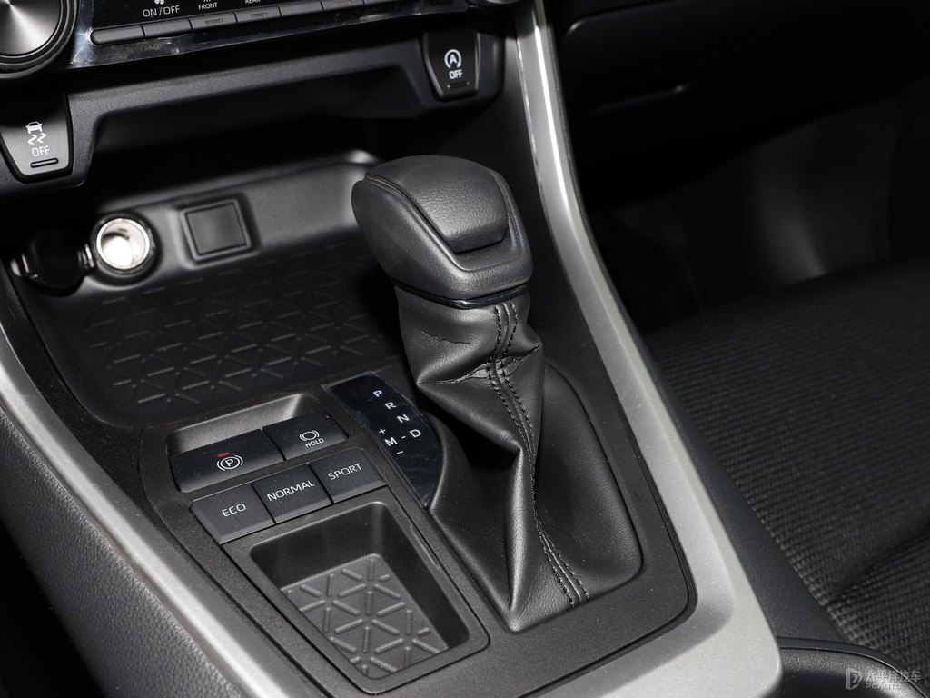 珍珠白RAV4榮放中控內(nèi)飾圖片