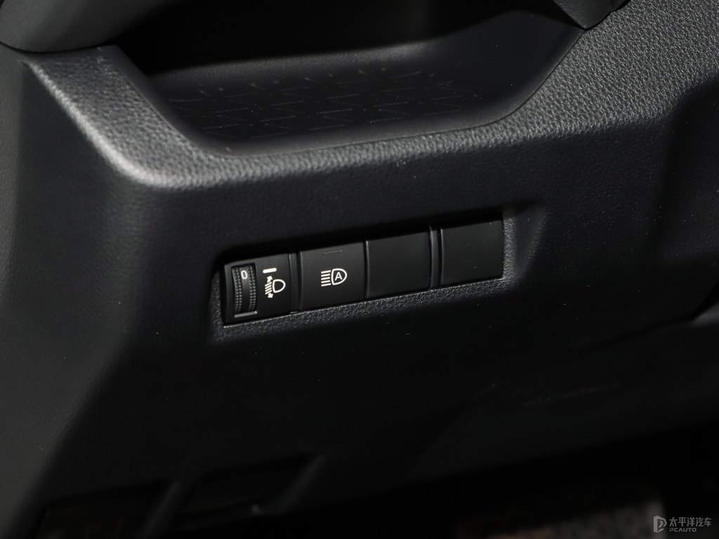 珍珠白RAV4榮放中控內飾圖片