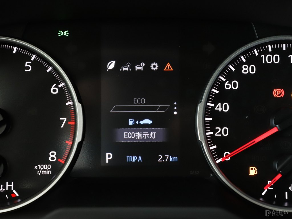 珍珠白RAV4榮放中控內(nèi)飾圖片