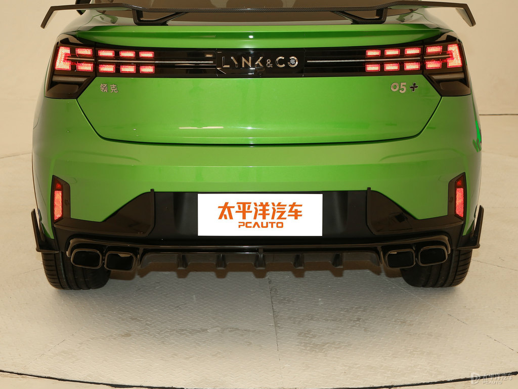 領(lǐng)克05車尾外觀圖片