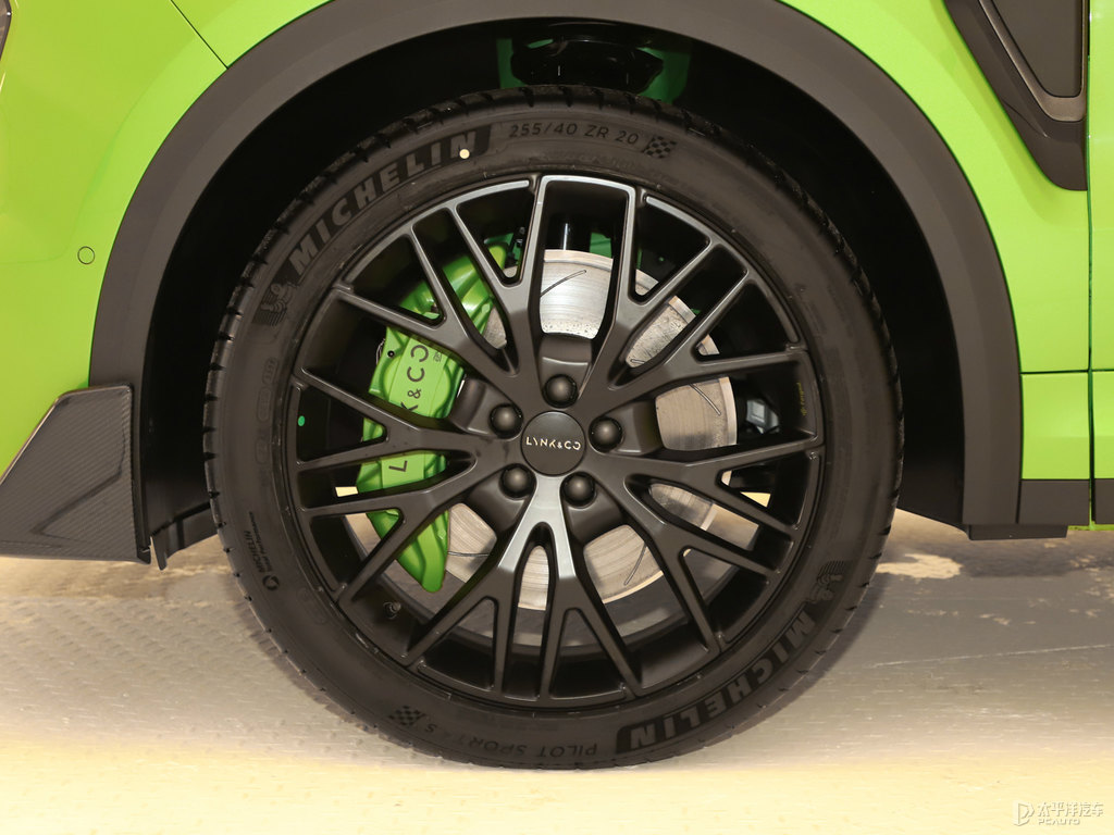 領(lǐng)克05車身外觀圖片