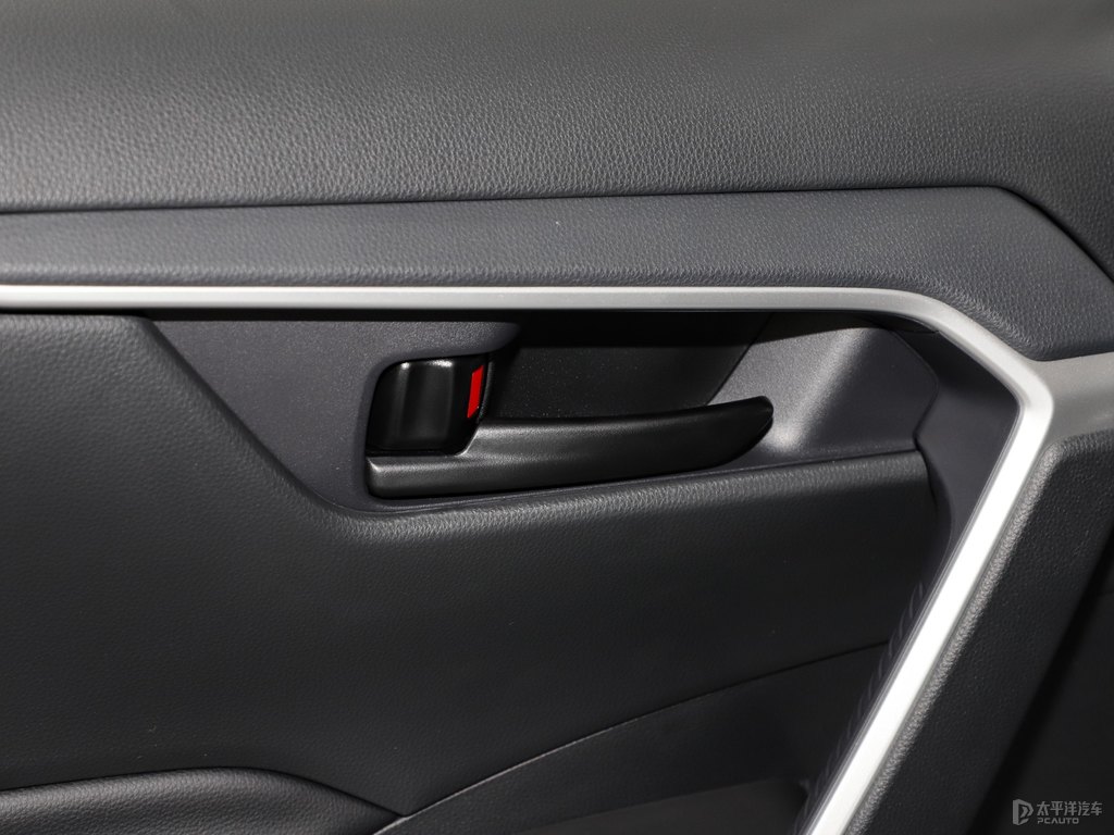珍珠白RAV4榮放車廂內飾圖片