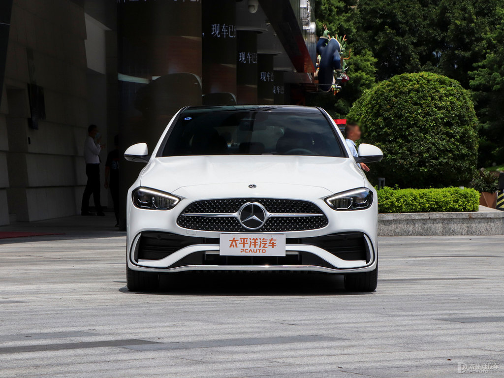 貝母白奔馳C級整車外觀外觀圖片
