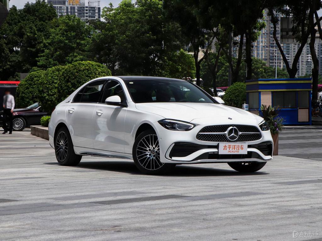 貝母白奔馳C級(jí)整車外觀外觀圖片