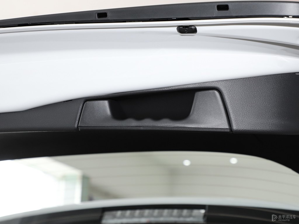 珍珠白RAV4榮放后備廂空間圖片