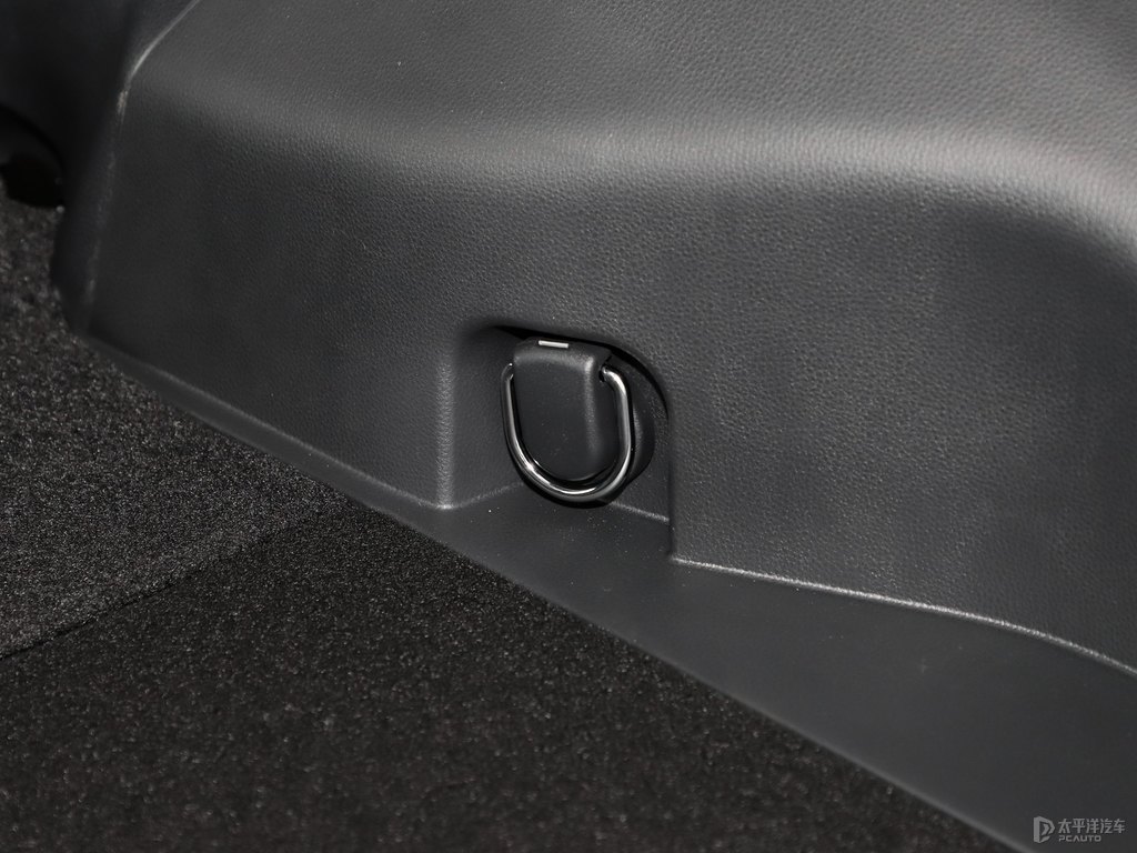 珍珠白RAV4榮放后備廂空間圖片