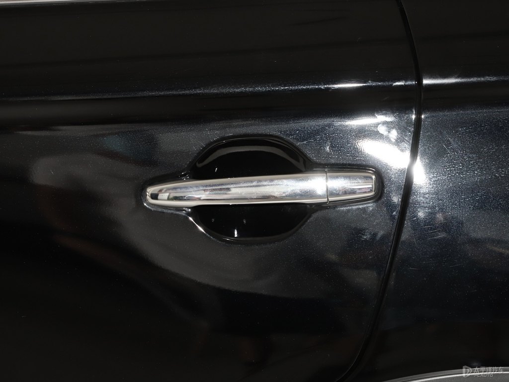 珍珠黑歐藍(lán)德車身外觀圖片
