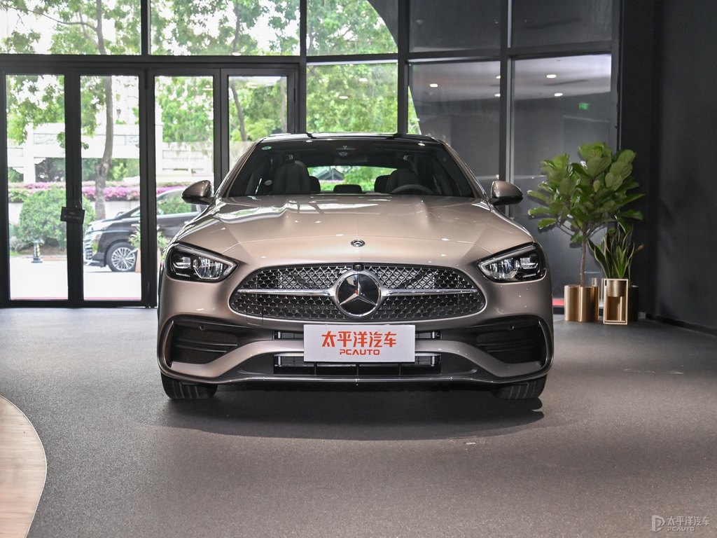 皓沙銀奔馳C級整車外觀外觀圖片