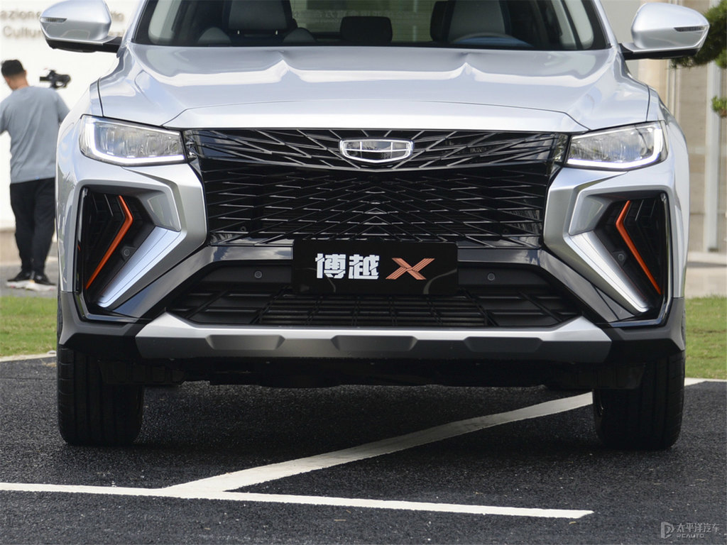 疾風(fēng)銀博越車頭外觀圖片