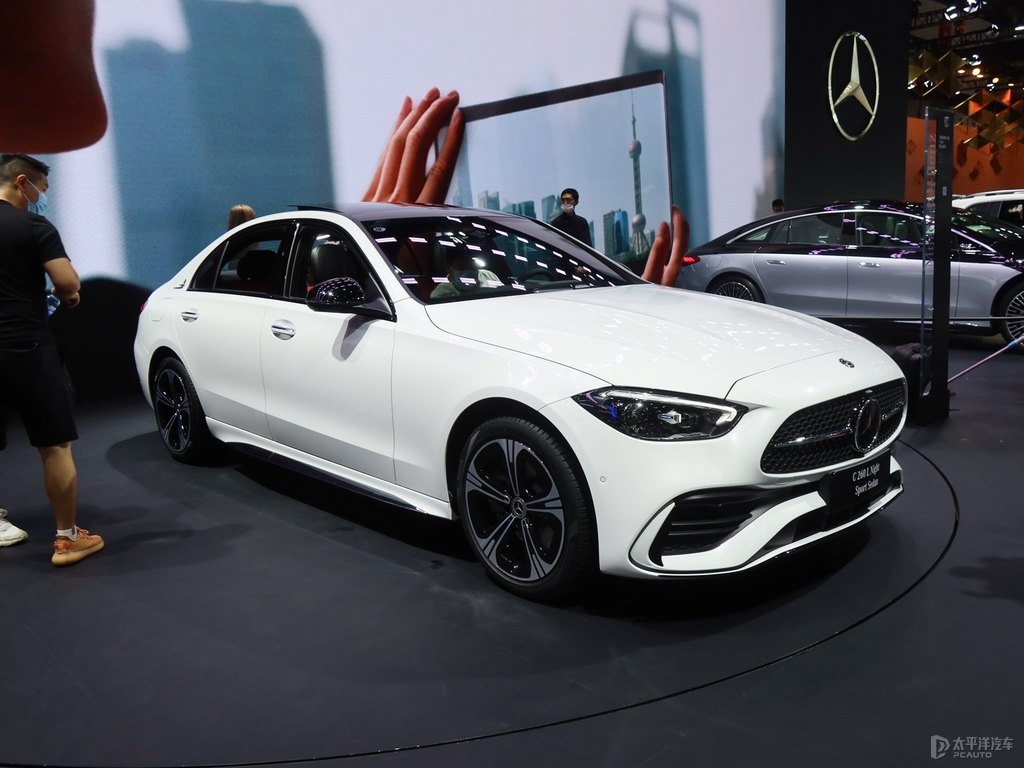 貝母白奔馳C級整車外觀外觀圖片