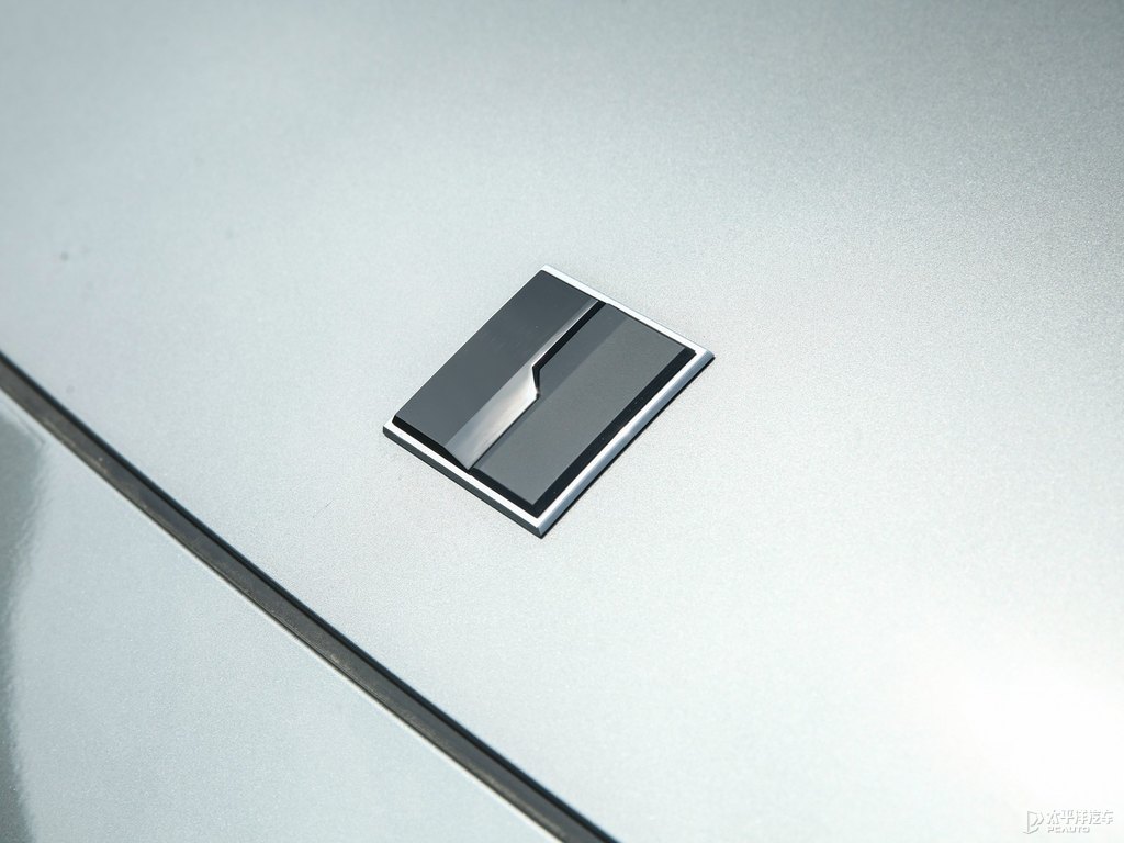 灰領(lǐng)克03車頭外觀圖片