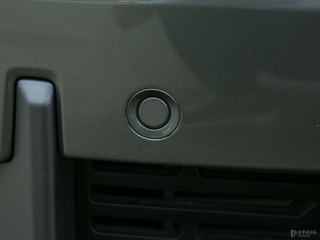 灰領(lǐng)克03車頭外觀圖片