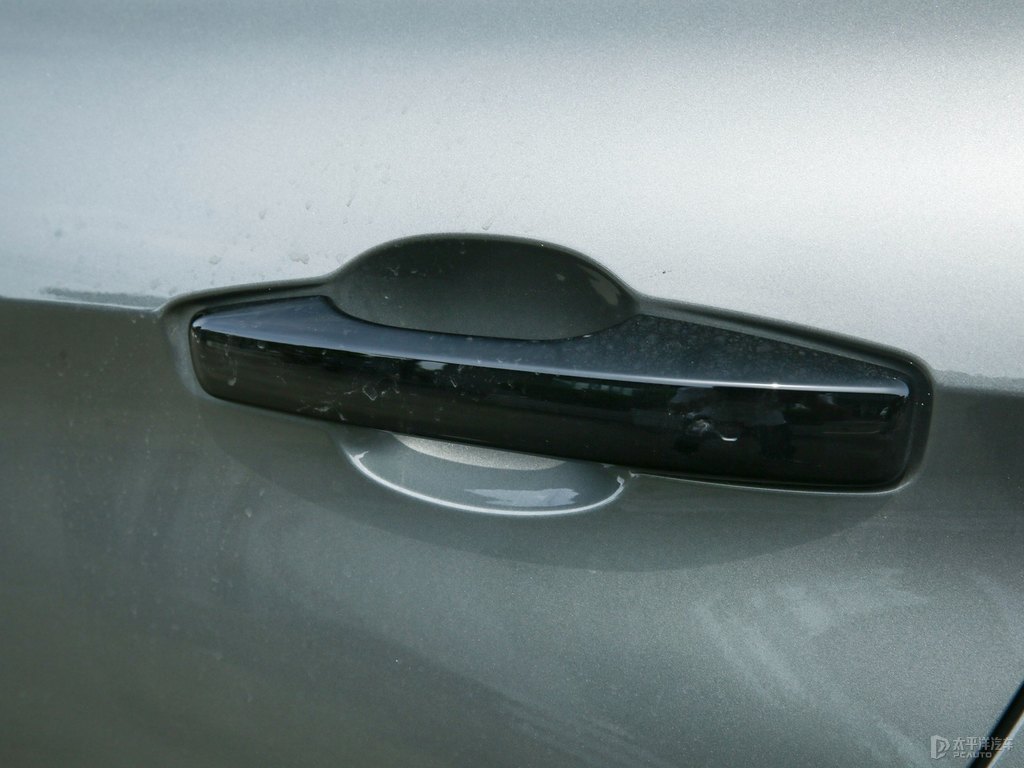 灰領克03車身外觀圖片