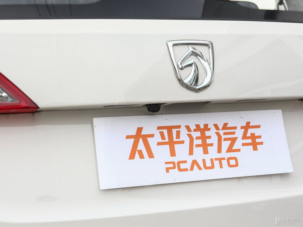 果糖白寶駿730車尾外觀圖片