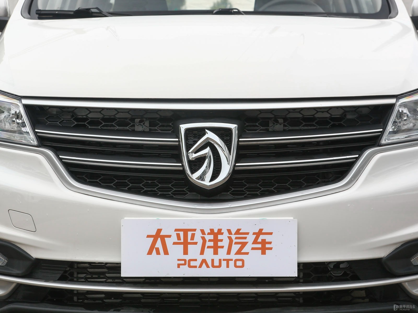 寶駿730外觀高清大圖