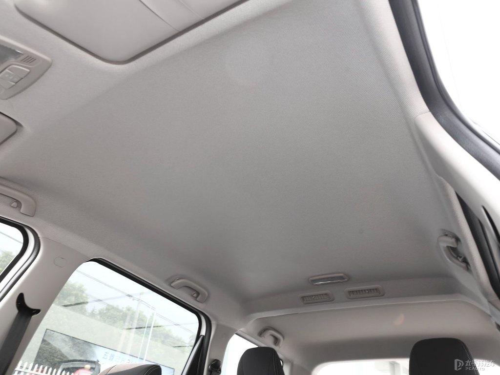 果糖白寶駿730車廂內(nèi)飾圖片