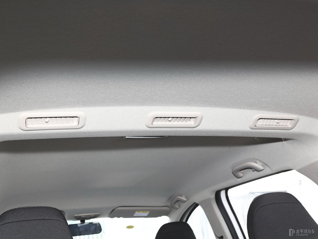 果糖白寶駿730車廂內(nèi)飾圖片