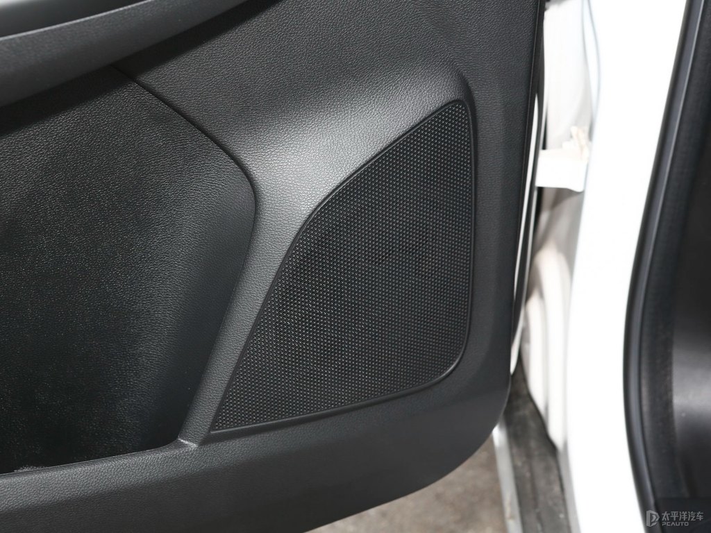 果糖白寶駿730車廂內(nèi)飾圖片