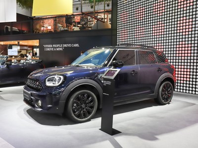 MINI COUNTRYMAN 2022款 2.0T COOPER S ALL4 黑标特别版