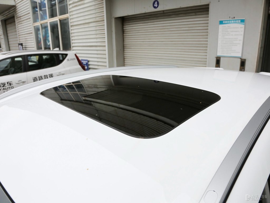 閃電白繽越車身外觀圖片