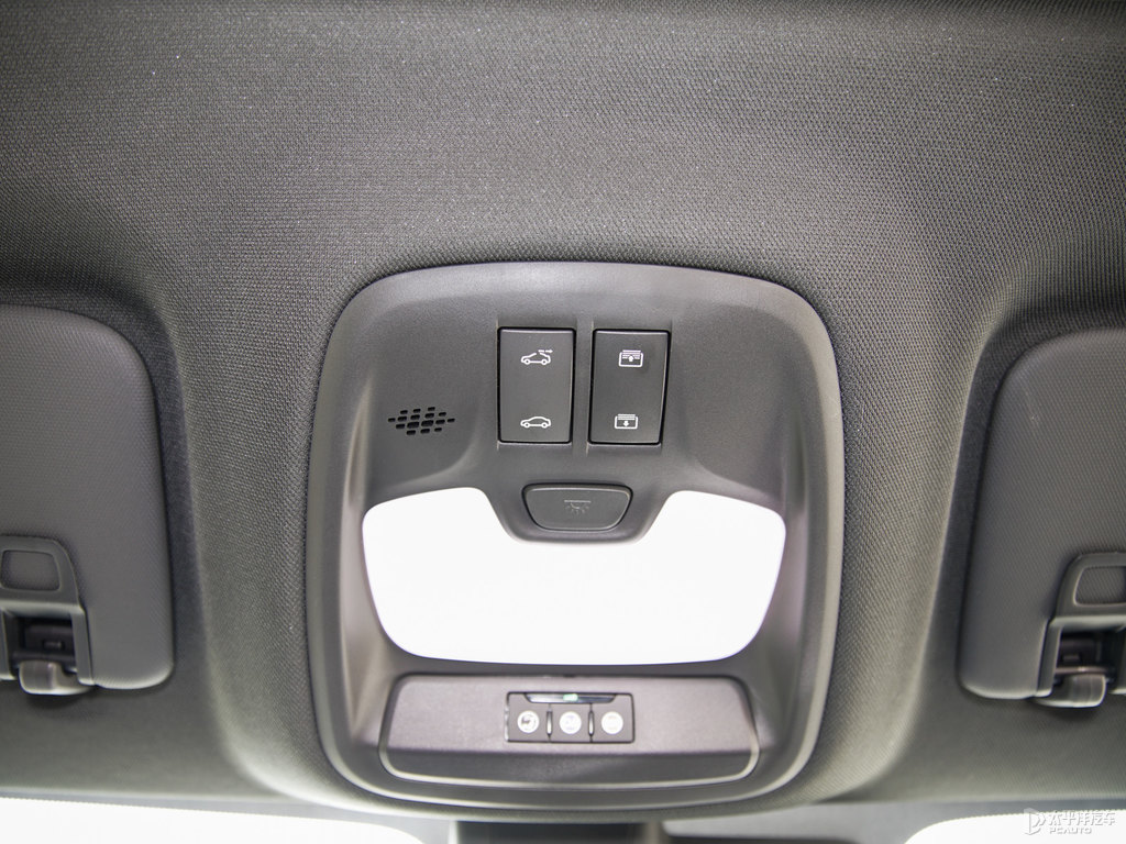 光年藍(lán)威朗車廂內(nèi)飾圖片
