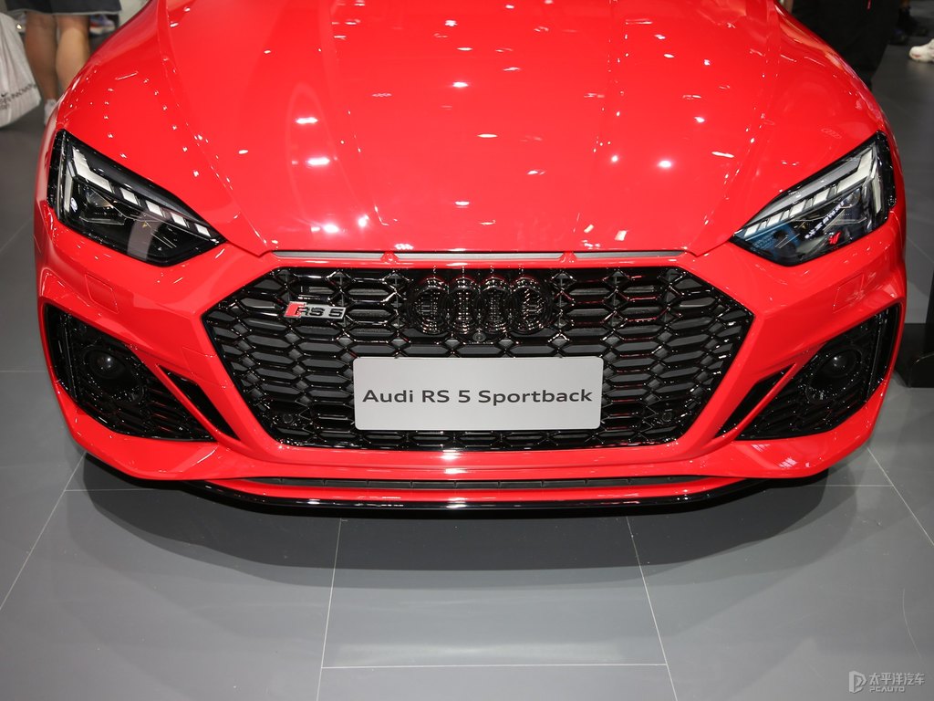 糖果紅奧迪RS 5車頭外觀圖片