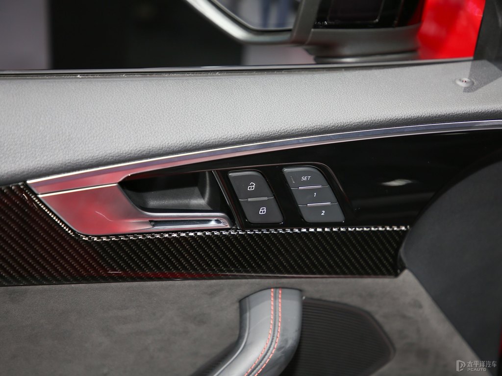 糖果紅奧迪RS 5車廂內(nèi)飾圖片
