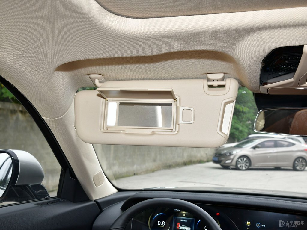 富勒銀奔騰T99車廂內(nèi)飾圖片