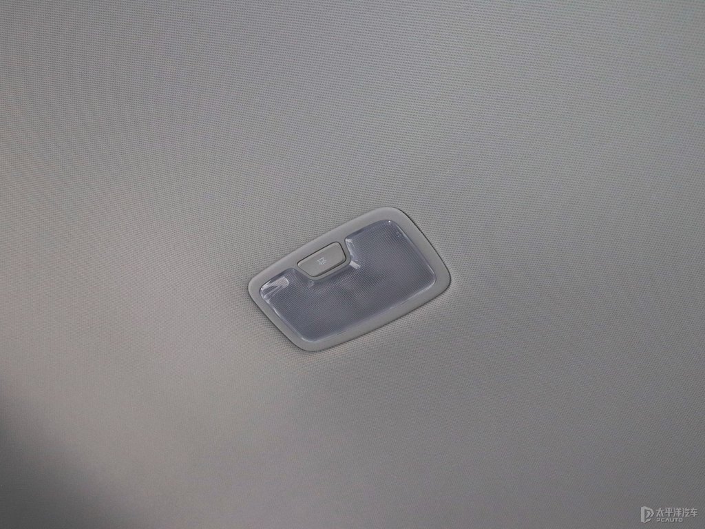 極地白名圖車廂內(nèi)飾圖片