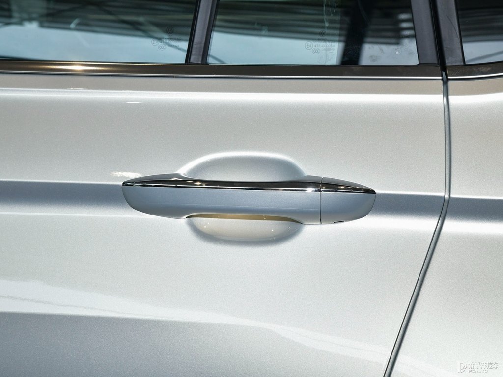 冰島銀途觀L車身外觀圖片