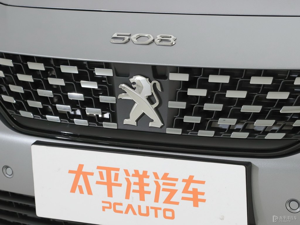 銀翼灰標致508車頭外觀圖片