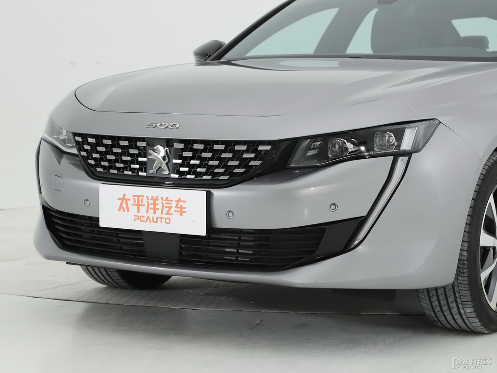 銀翼灰標致508車頭外觀圖片