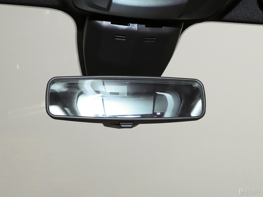 銀翼灰標(biāo)致508車廂內(nèi)飾圖片