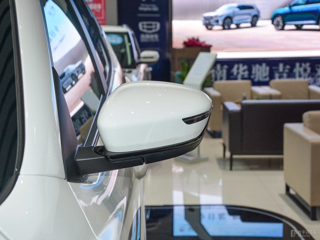漢玉白遠(yuǎn)景X6車身外觀圖片