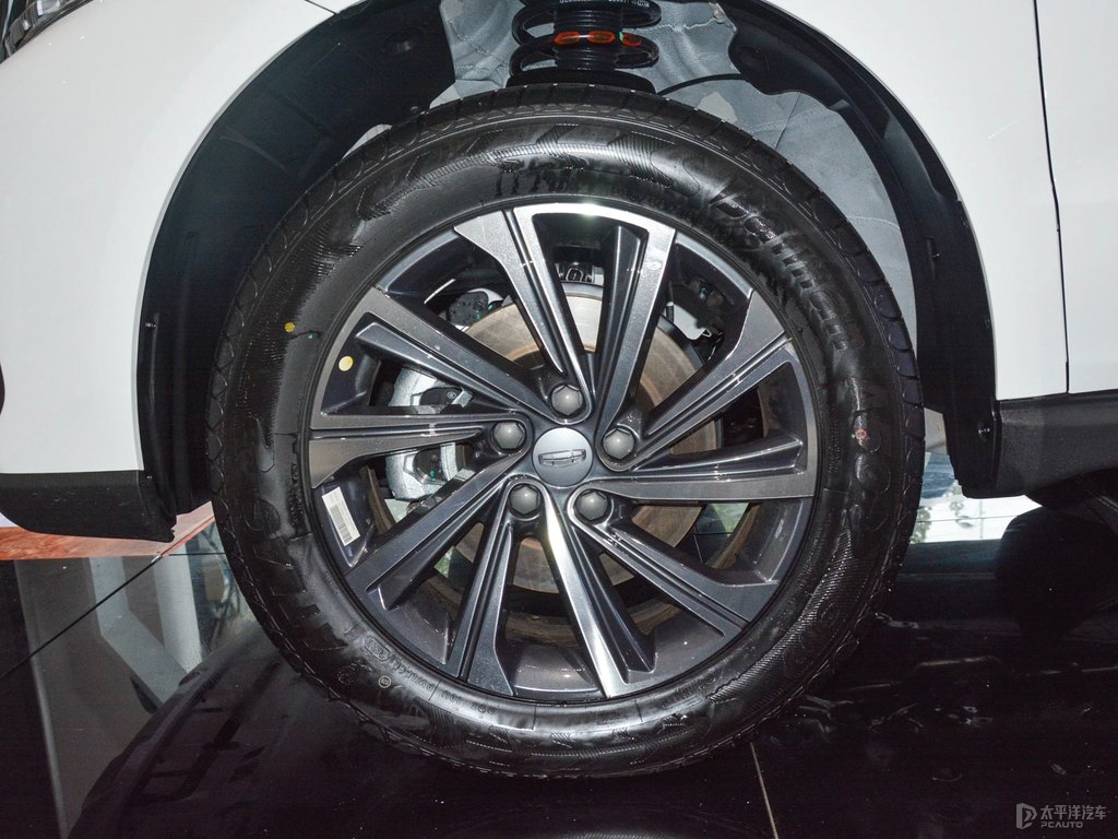 漢玉白遠景X6車身外觀圖片