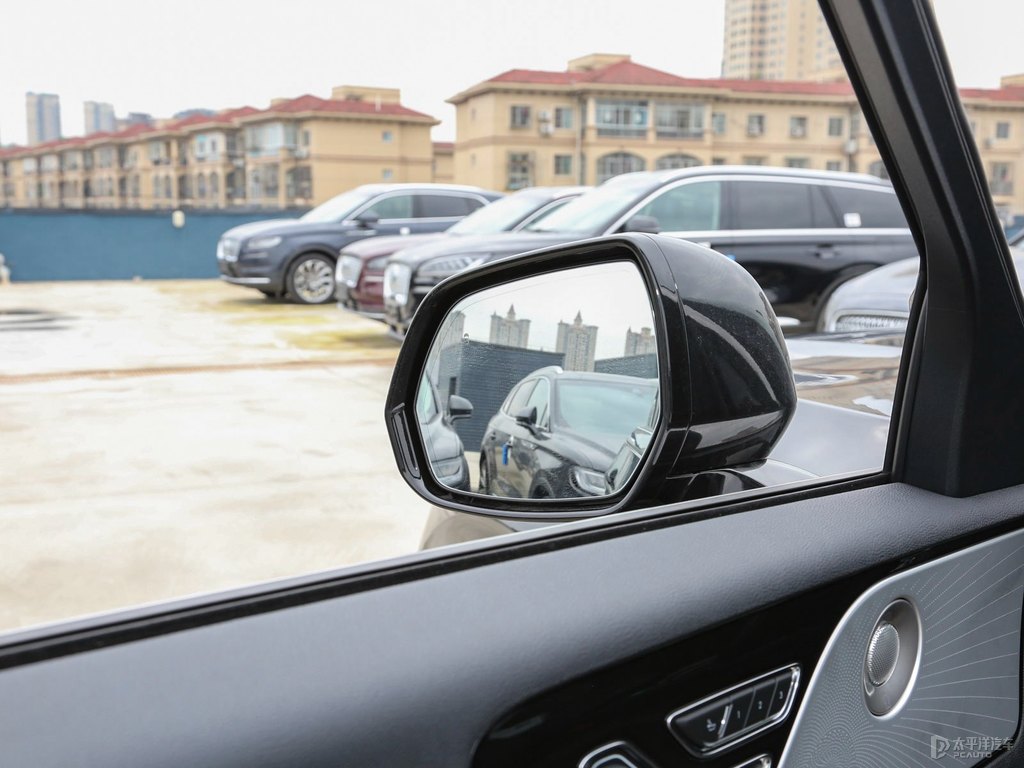 瀚金黑飛行家車身外觀圖片