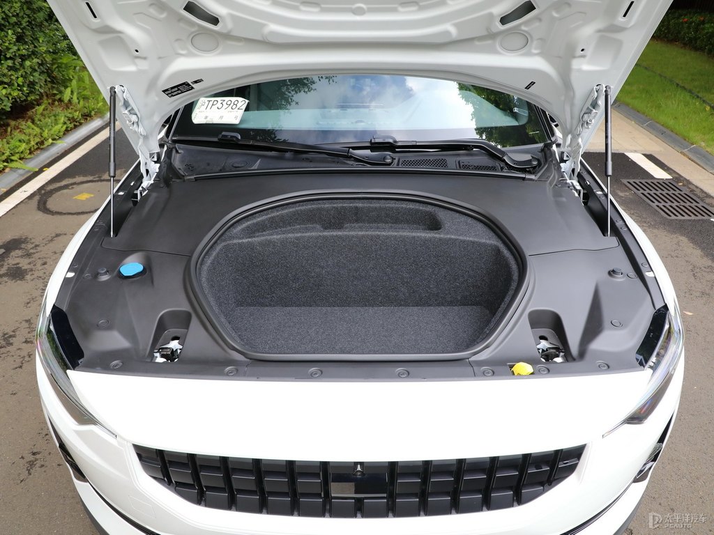 ѩPolestar 2l(f)(dng)C(j)(x)(ji)DƬ