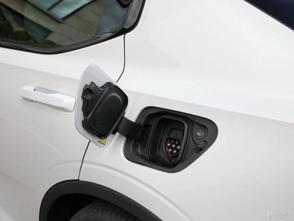 ѩPolestar 2(x)(ji)(x)(ji)DƬ
