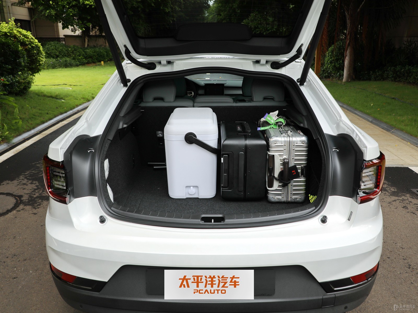 Polestar 2空間高清大圖