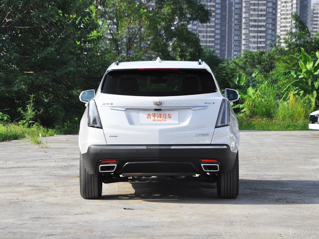 钻白凯迪拉克XT5整车外观外观图片