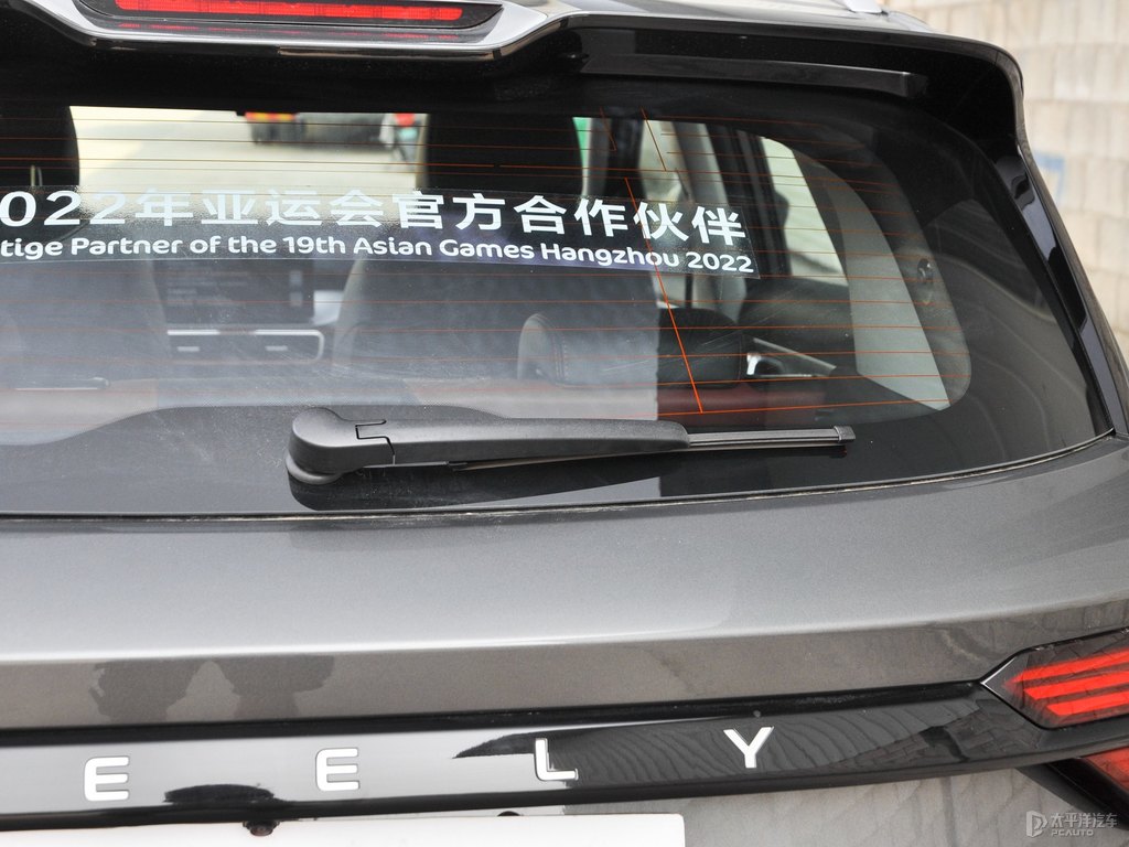 雷霆灰繽越車尾外觀圖片