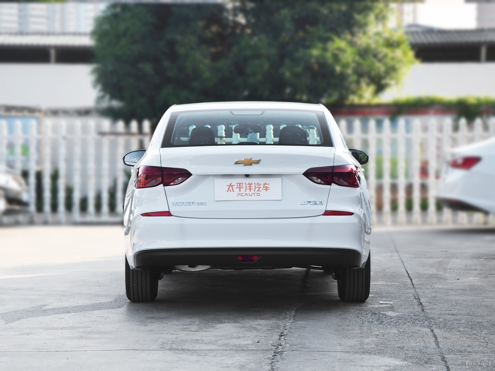 天真白科魯澤整車外觀外觀圖片