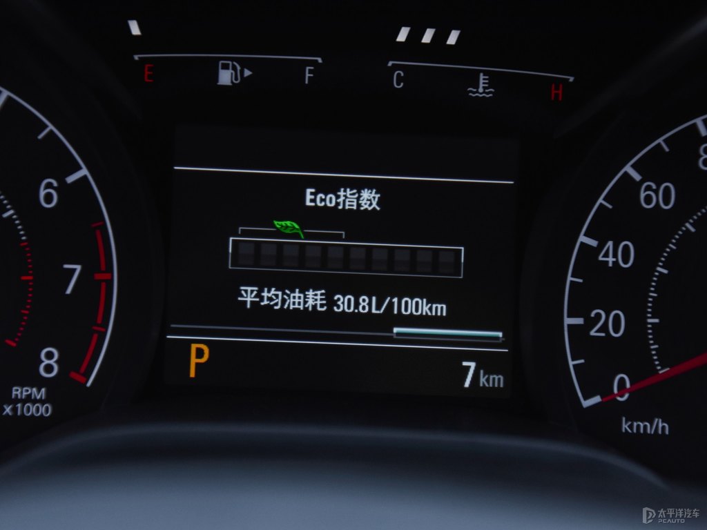 天真白科魯澤中控內(nèi)飾圖片